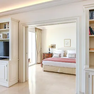 Buckingham & Lloyds - Cannes